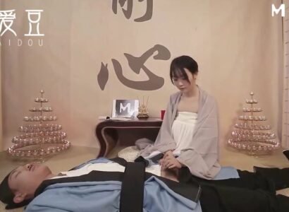 Anh chàng thanh niên được nữ tu địt rất sung